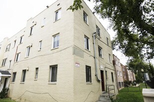 108 4th St SE in Washington, DC - Building Photo
