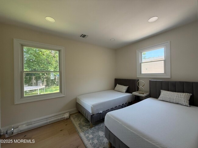 977 Woodgate Ave in Long Branch, NJ - Building Photo - Building Photo