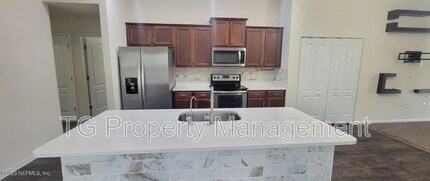 8238 Meadow Walk Ln in Jacksonville, FL - Building Photo - Building Photo