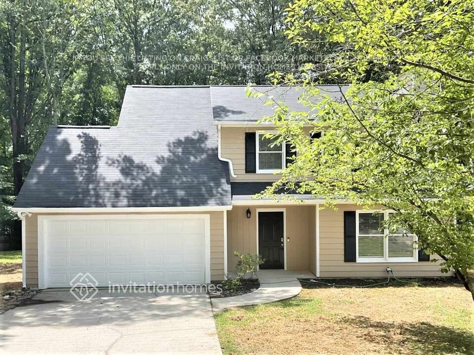 330 Brooke Wood Dr in Peachtree City, GA - Building Photo