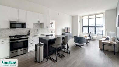 2480-2522 N Milwaukee Ave in Chicago, IL - Building Photo - Building Photo