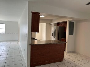 955 SW 87th Ct in Miami, FL - Building Photo - Building Photo