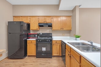 368 Glen Byrn Ct in Schaumburg, IL - Building Photo - Building Photo