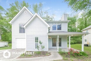 6645 Cameron Rd in Morrow, GA - Building Photo