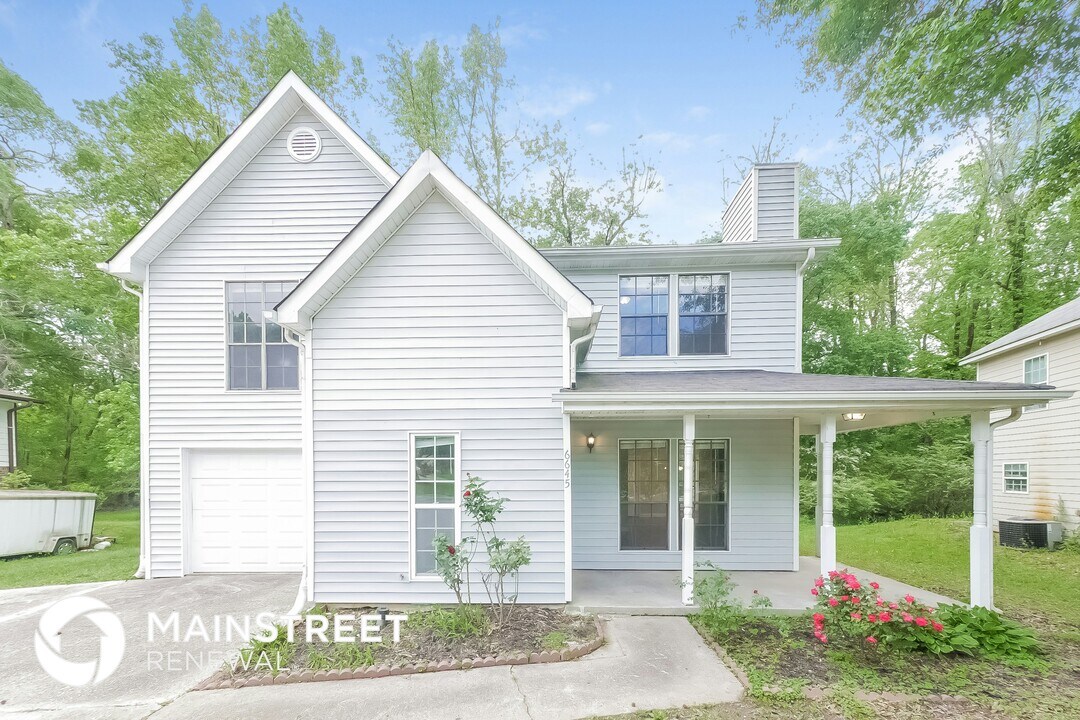 6645 Cameron Rd in Morrow, GA - Building Photo