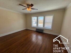 2510 N LeClaire Ave, Unit 2 in Chicago, IL - Foto de edificio - Building Photo