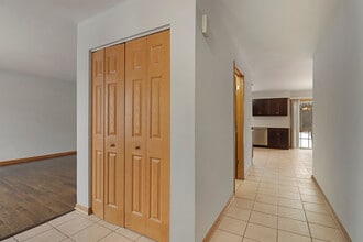 1462 Glen Ellyn Rd in Glendale Heights, IL - Building Photo - Building Photo