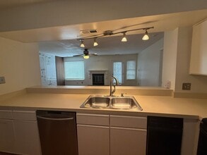 2308 Starfish Rd in Virginia Beach, VA - Building Photo - Building Photo