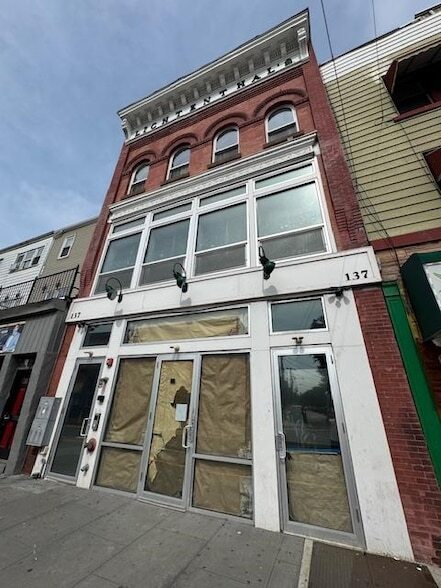 137 Monticello Ave in Jersey City, NJ - Building Photo