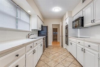 1817 Oakhurst Dr in Irving, TX - Building Photo - Building Photo