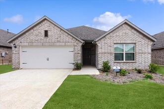 13073 Yellowstone Wy in Providence Village, TX - Foto de edificio - Building Photo