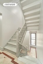 19 Commerce St in New York, NY - Building Photo - Building Photo