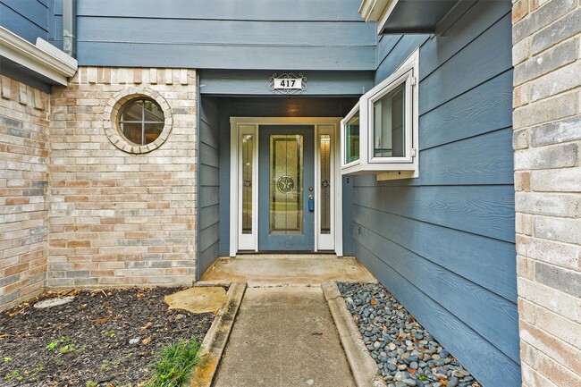 417 W Hillary Cir in Sugar Land, TX - Building Photo - Building Photo