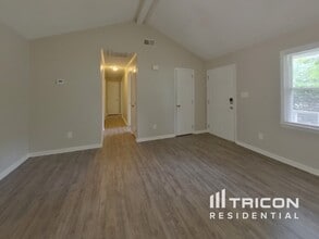 4000 Coopersdale Rd in Charlotte, NC - Building Photo - Building Photo