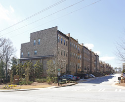 Overlook at Clairmont Apartments