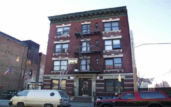 2357 Washington Ave in Bronx, NY - Foto de edificio