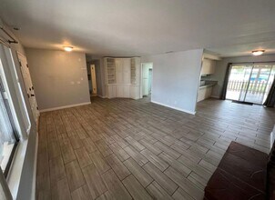 27390 Alessandro Blvd in Moreno Valley, CA - Building Photo - Building Photo