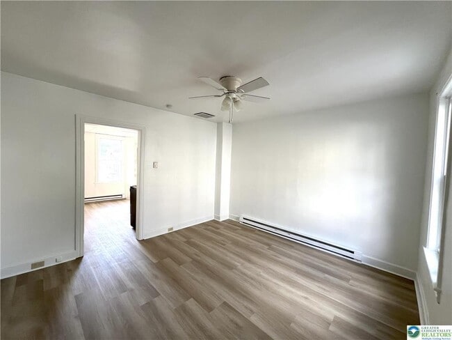 832 Wyandotte St in Bethlehem, PA - Building Photo - Building Photo