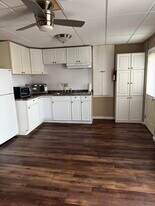 704 Main St in Memphis, IN - Building Photo