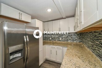 4815 Fredericksburg Ave in Jacksonville, FL - Building Photo - Building Photo