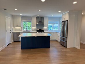 215 Calle Marguerita in Los Gatos, CA - Building Photo - Building Photo