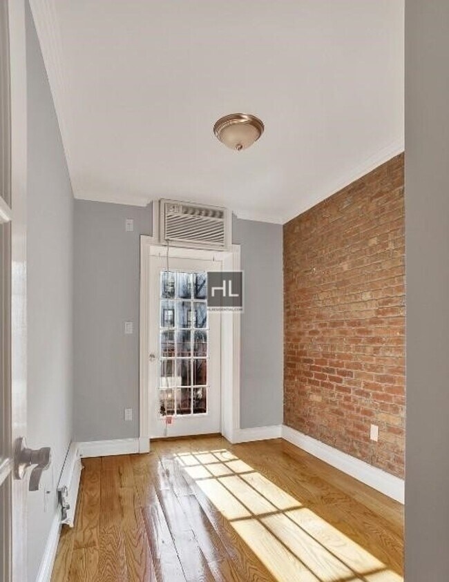 E 9TH ST. in New York, NY - Building Photo - Building Photo