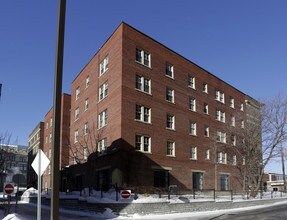 The Windsor Arms in Ottawa, ON - Building Photo - Building Photo