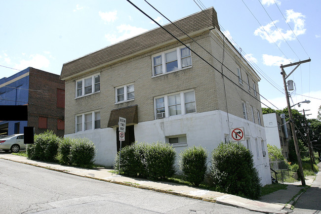 108 Reifert St in Pittsburgh, PA - Foto de edificio - Building Photo