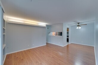 365 Grissom Ct in Hoffman Estates, IL - Foto de edificio - Building Photo