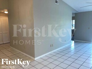 1771 Gatewood Dr in Deltona, FL - Foto de edificio - Building Photo