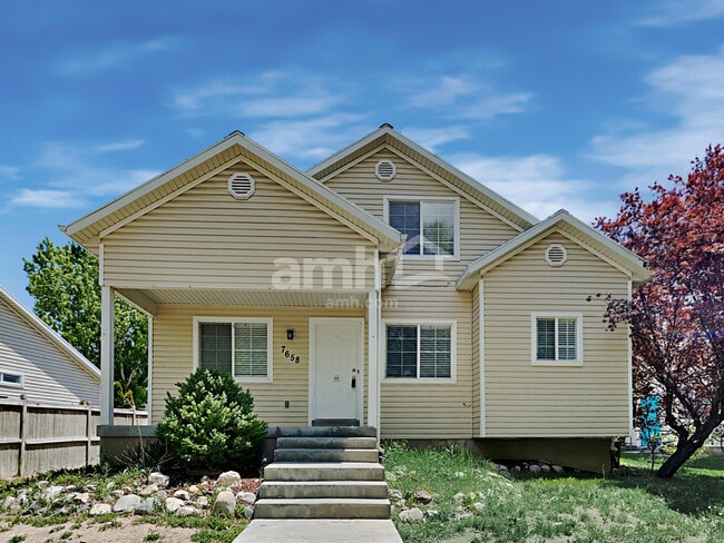 property at 7658 Snowy Owl Rd