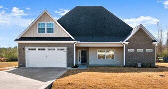 1622 Prop Dr in Winterville, NC - Building Photo