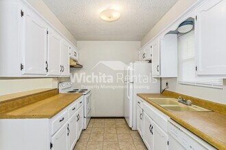 2337 N Rutland Ct in Wichita, KS - Building Photo - Building Photo