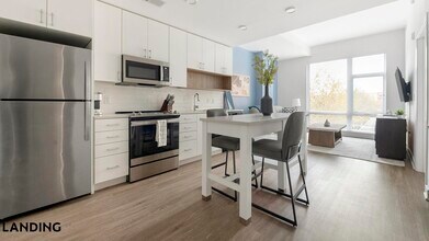 1215 N Fayette St, Unit 219 in Alexandria, VA - Building Photo - Building Photo