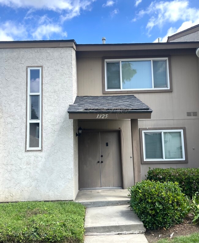 property at 1325 Cheltenham Ln