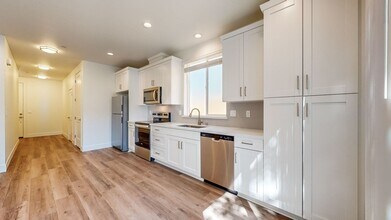 4740 Ima Ln in Santa Rosa, CA - Building Photo - Building Photo