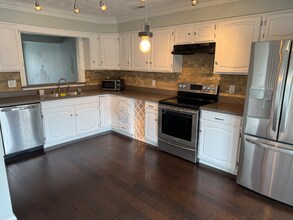 658 Lord Dunmore Dr, Unit 707 Leftwich St, Mount Vernon, TX 75457 in Virginia Beach, VA - Building Photo - Building Photo