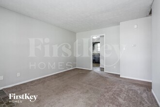 5411 Padre Ln in Indianapolis, IN - Foto de edificio - Building Photo