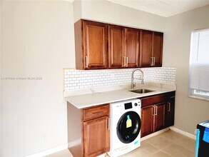 191 SW 15th St in Pompano Beach, FL - Foto de edificio - Building Photo