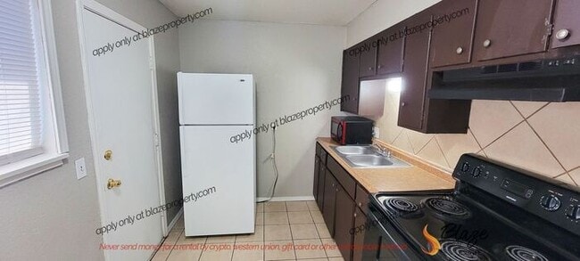 property at 609 S Nelson St