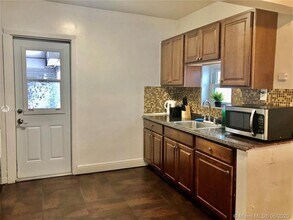 1820 Roosevelt St in Hollywood, FL - Building Photo - Building Photo