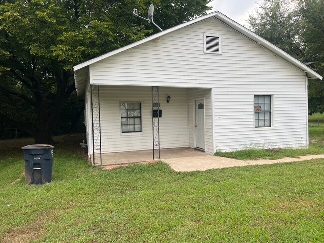 property at 624 N Oklahoma Ave