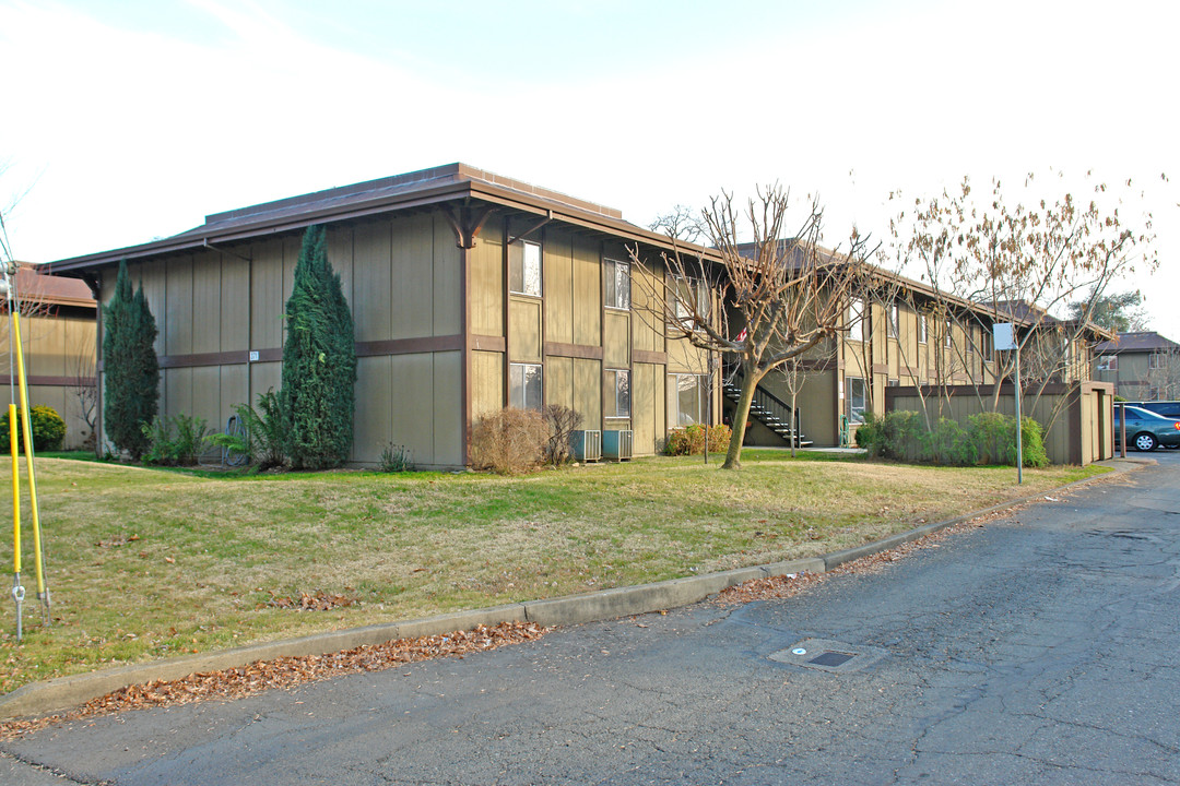 371 South St in Redding, CA - Building Photo