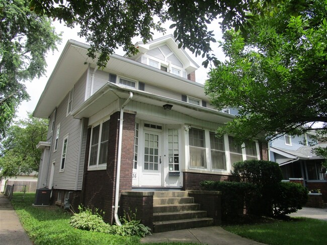 property at 836 N Rebecca Pl