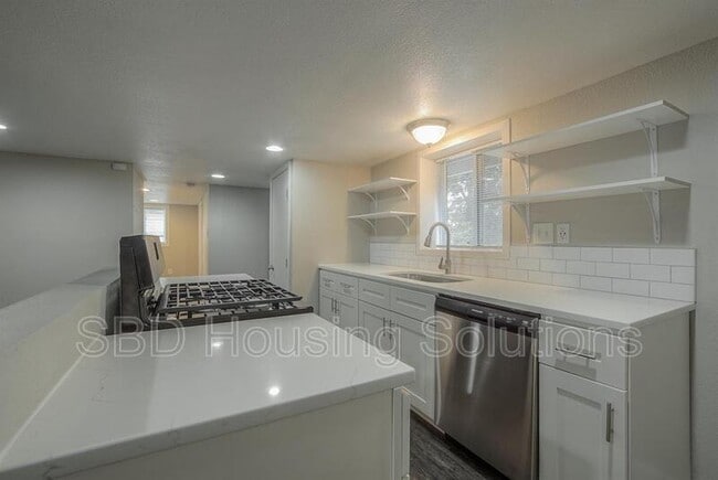 1102 S Crisp Ave in Independence, MO - Building Photo - Building Photo