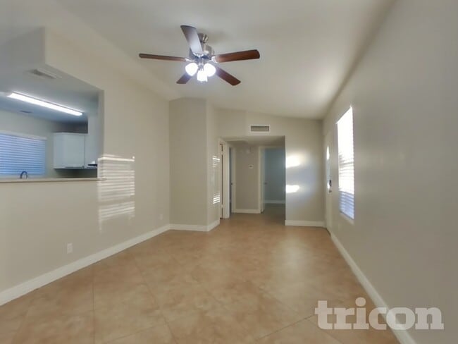 4759 W Wahalla Ln in Glendale, AZ - Building Photo - Building Photo