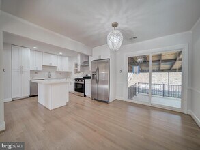 2303 W Longview Dr in Woodbridge, VA - Building Photo - Building Photo