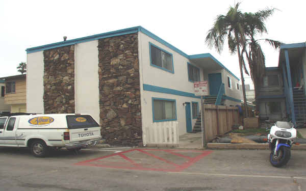 829 San Fernando Pl in San Diego, CA - Foto de edificio