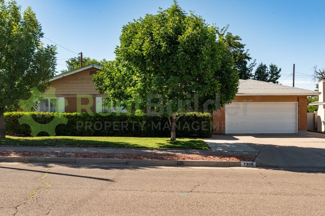 7308 Carriveau Ave NE in Albuquerque, NM - Building Photo