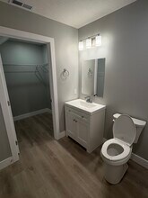 4811 Richmond Dr in Newburgh, IN - Foto de edificio - Building Photo